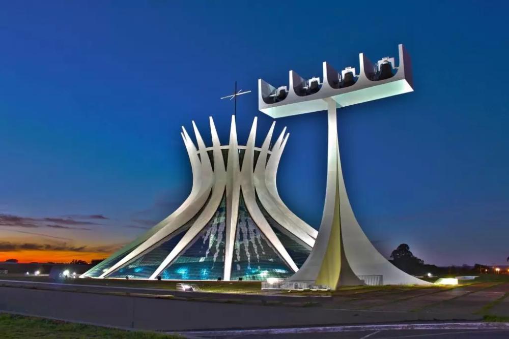 Capa da notícia: GDF garante repasses para manutenção e conservação da Catedral de Brasília