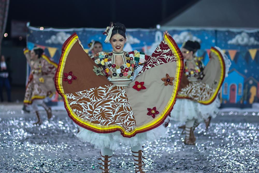 Capa da notícia: Distrito Junino 2025 chega a Ceilândia, maior berço da cultura nordestina no DF