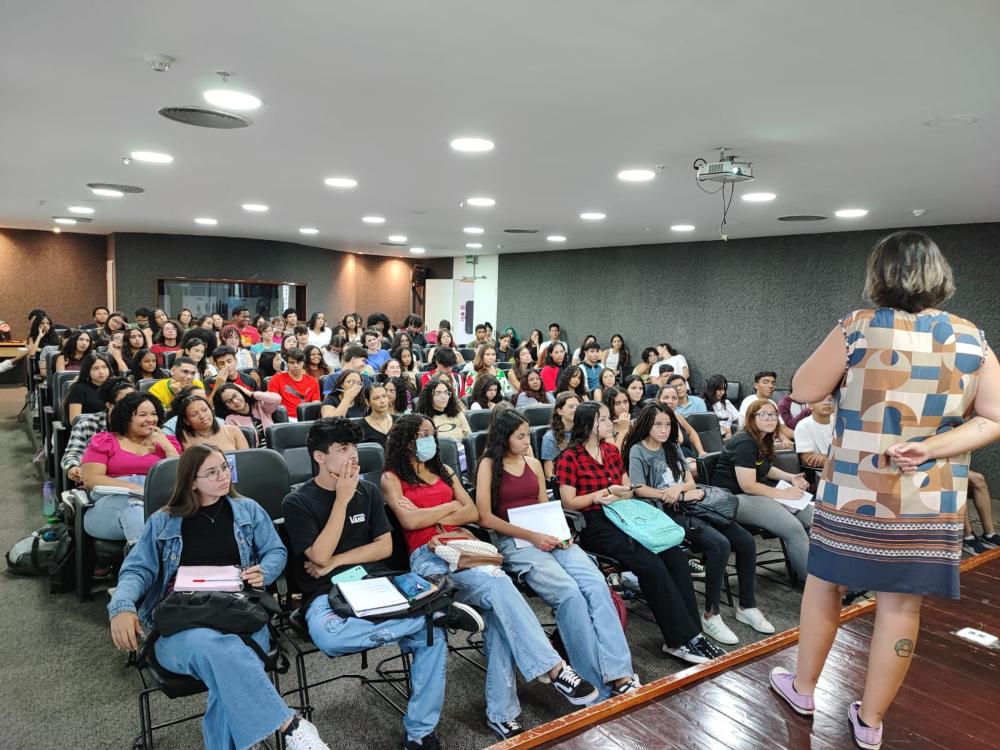 Capa da notícia: Biblioteca Nacional de Brasília abre inscrições para novos aulões do CNU