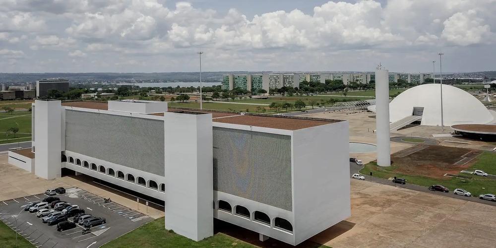 Capa da notícia: Biblioteca Nacional de Brasília promove aulões gratuitos para o CPNU 2