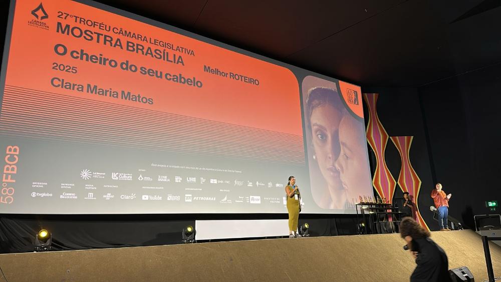 Capa da notícia: “Futuro Futuro” vence o Troféu Candango de melhor longa no 58º Festival de Brasília